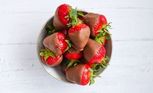 strawberries covered chocolate 